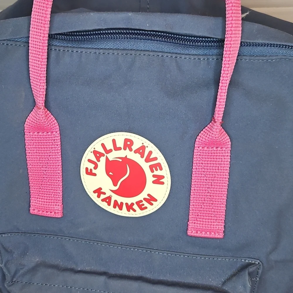 Fjallraven Kanken Everyday Backpack Blue & Pink